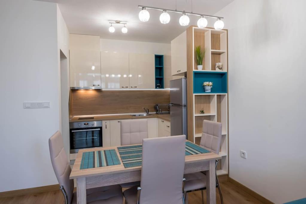 Labyrinth Apartment - Free Parking Space Included Varna Exterior foto