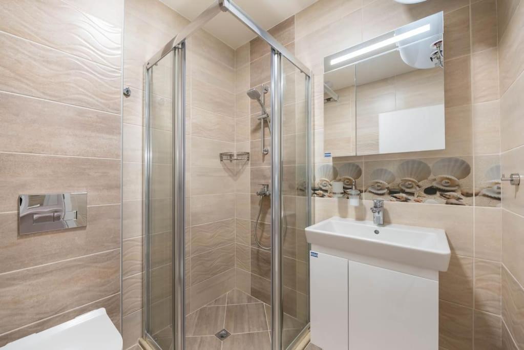 Labyrinth Apartment - Free Parking Space Included Varna Exterior foto